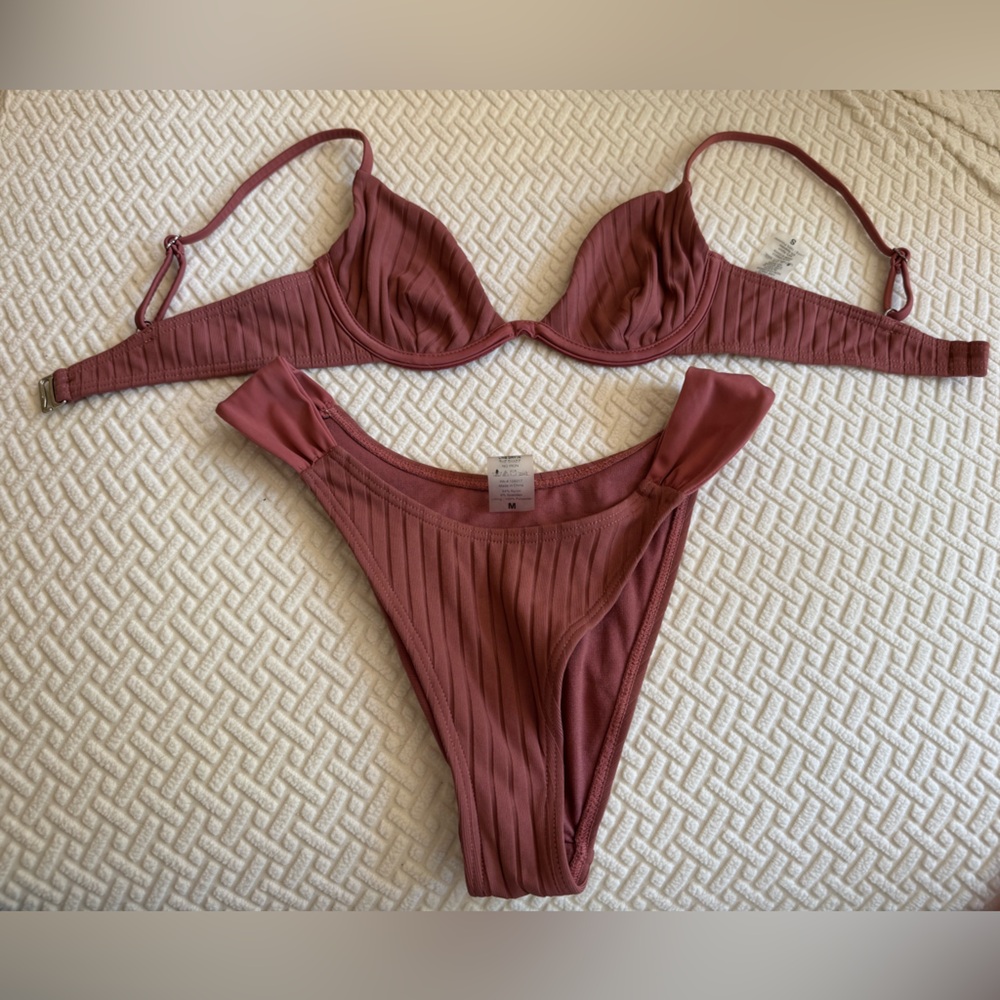 Damsel Bikini High Cut Set ( top small/bottom med)